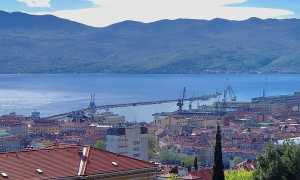 1920px Rijeka and mountain Učka