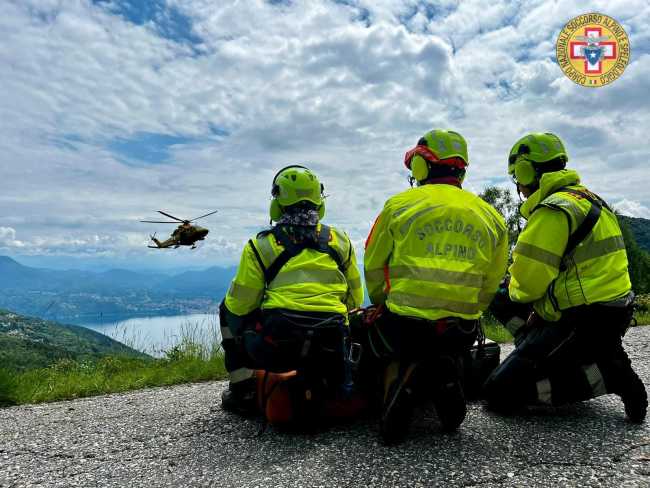 Soccorso alpino elicottero00001