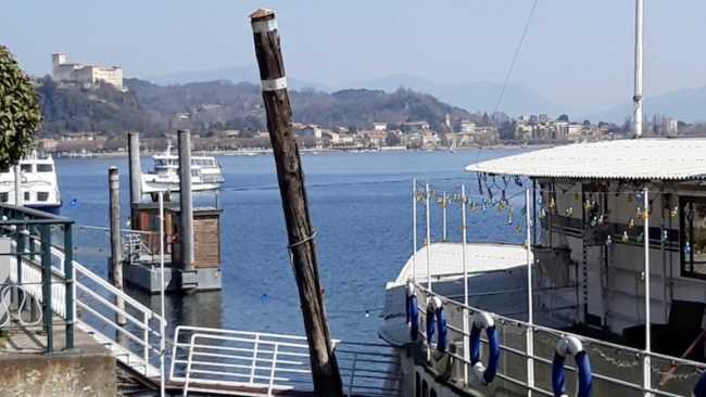 arona lago scorcio