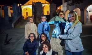 associazione gatto con ombrello