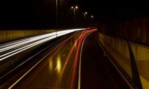 autostrada luci notte