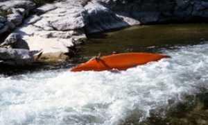 canoa ribaltata