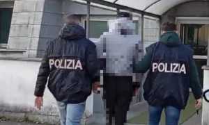 foto comunicato stampa squadra mobile 8.03.2025 copia 2