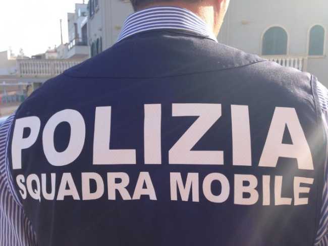 mobile polizia