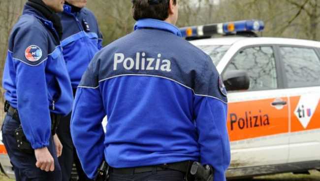 polizia svizzera 2 681x3841