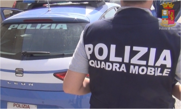 mobile polizia