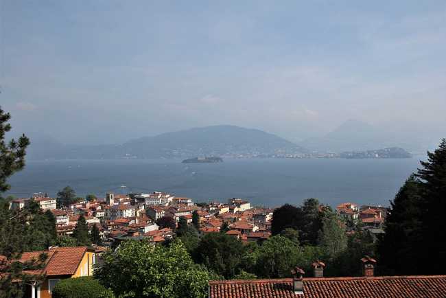 1024px Stresa panorama 04