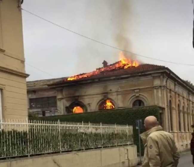 incendio rest fiamme