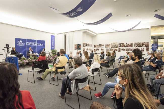 letteraltura villa giulia 2021 9862 lr