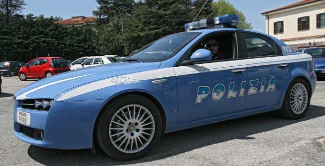 mobile polizia