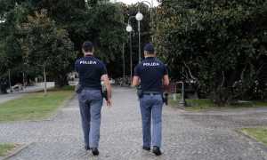 poliziotti pallanza estate