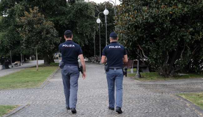 poliziotti pallanza estate