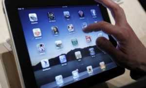 tablet in mano generico