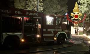 vigili fuoco notte camion