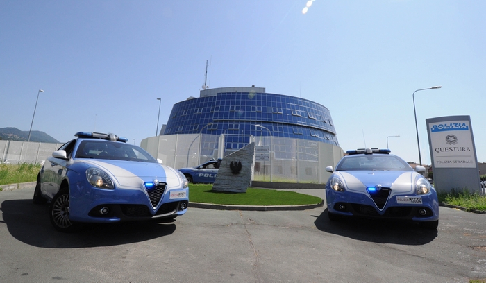 Controlli a tappeto sui clienti per contrastare lo spaccio nei boschi