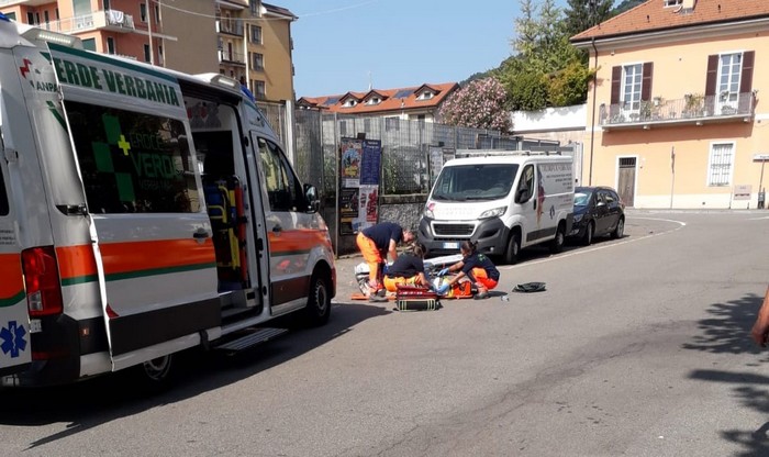 Anziana inciampa in una buca al mercato e finisce all’ospedale