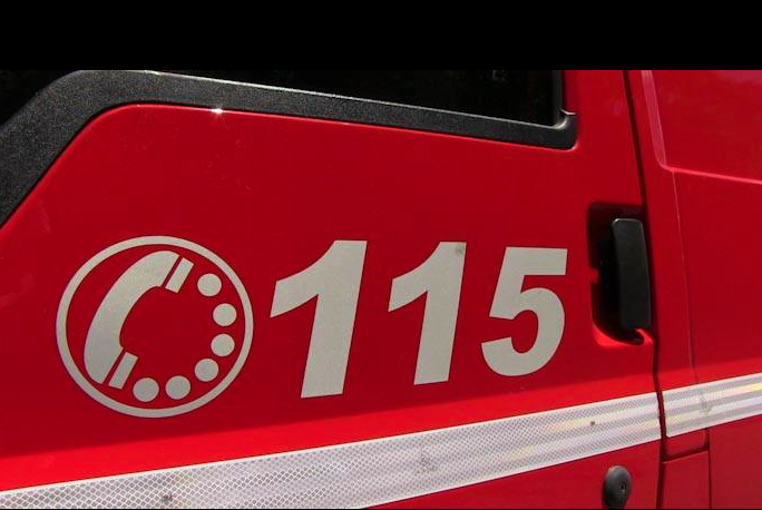Incendio in un'abitazione a Cannobio. Statale provvisoriamente chiusa al traffico 
