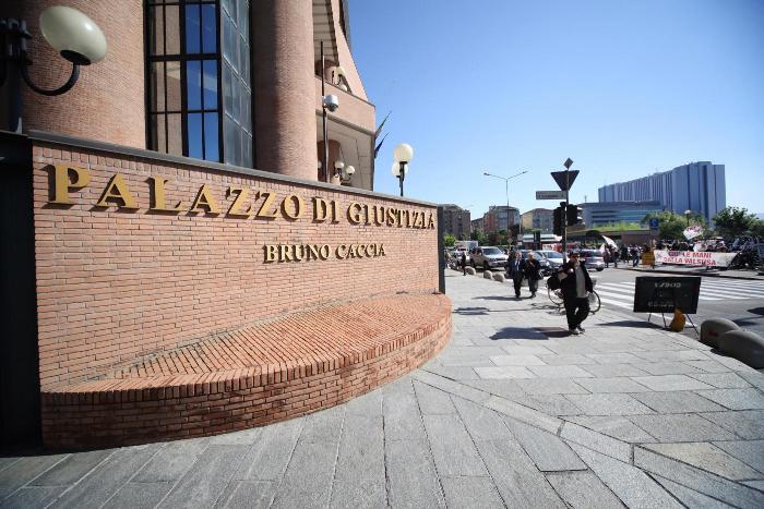 Falso ed esercizio abusivo della professione, l’avvocato ricorre in Appello