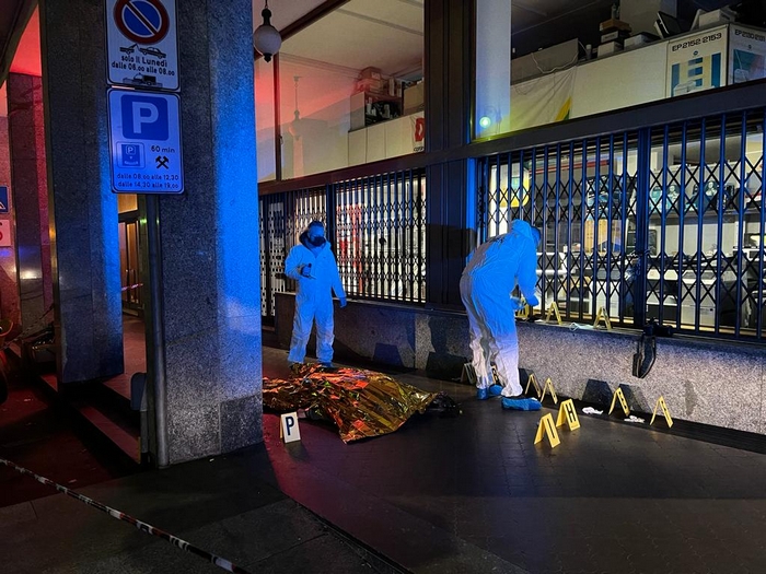 Oggi l'ultimo saluto al 66enne morto di freddo sotto i portici