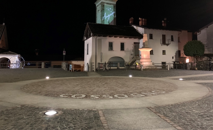 Intitolazione con fanfara: Cossogno dedica la piazza al generale Dalla Chiesa
