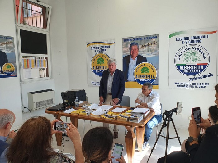 La vittoria "civica" che sovrasta il centrodestra e piega il Pd e la sinistra