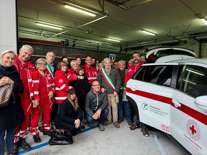 Un fuoristrada in dono alla Croce Rossa di Cannobio