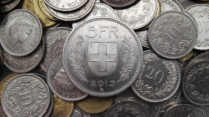 Nuovo record del franco svizzero sull’euro