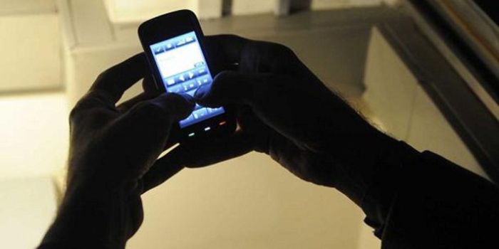 Le telefonate moleste di notte al compagno di scuola gli costano una condanna