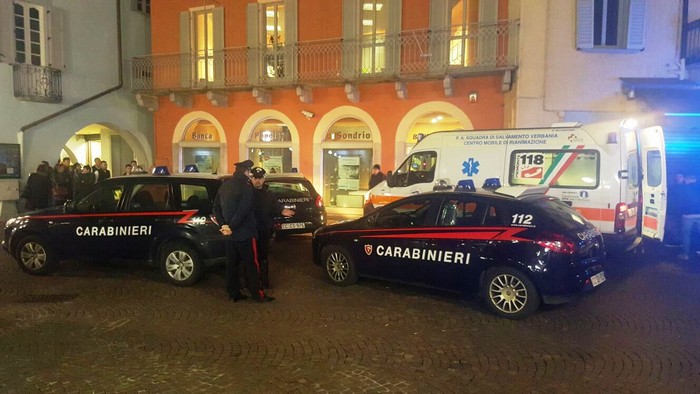 “Sballo” in centro, ragazza di 23 anni in overdose salvata dalla morte (foto e video)