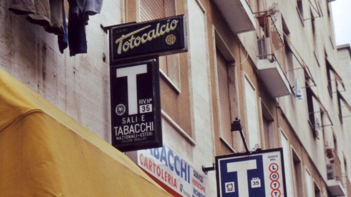 Truffa la tabaccaia con la ricarica poste-pay a scrocco