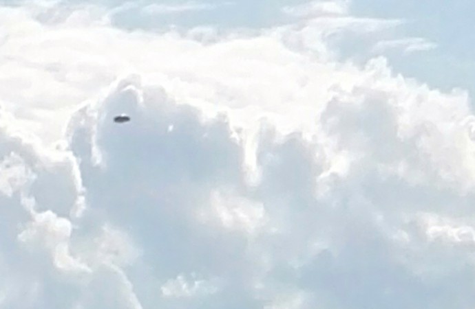 Il mistero dell’ufo nei cieli del Piemonte finisce in parlamento