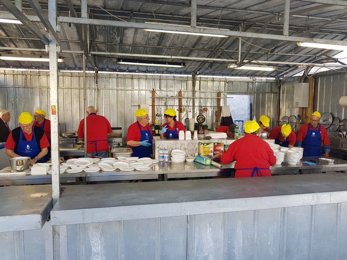 Risotto, torta e solidarietà: la patronale si festeggia a tavola (foto)