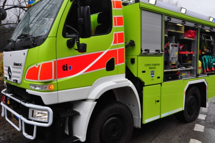 Principio di incendio in casa, salvati due cani