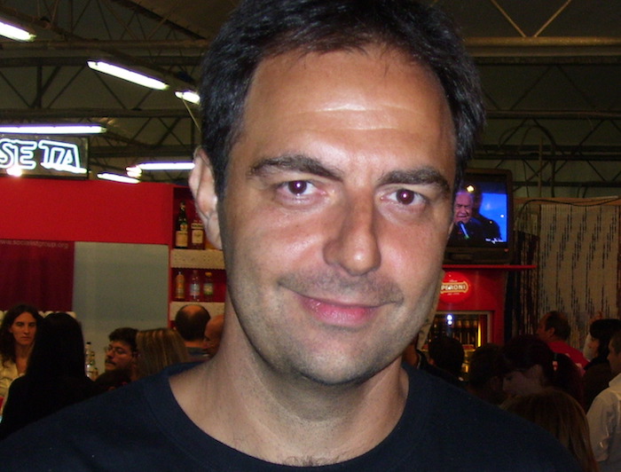Tra De Andrè e Gaber: musica d'autore per Neri Marcorè stasera al Maggiore    
