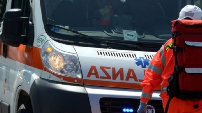 Fuga dopo l’incidente, automobilista scagionato dalla donna che investì