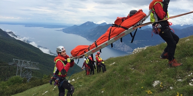 Cinquantunenne varesina recuperata in rifugio dal Soccorso alpino 