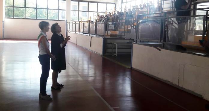 Il liceo “scoppia”. L’appello alla politica: un anno per le nuove aule