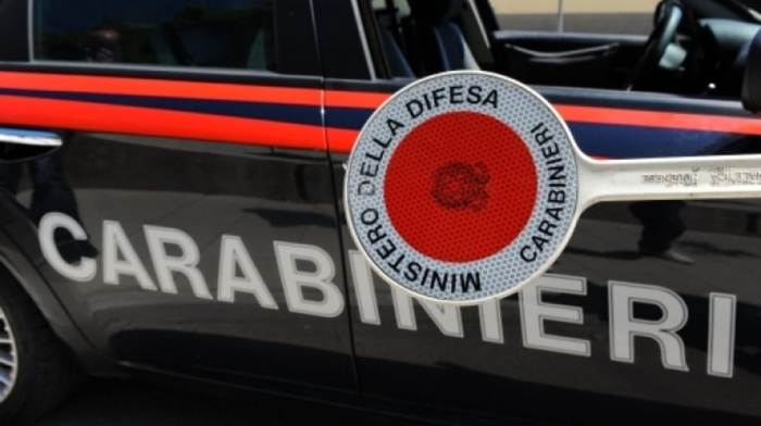 Ventiseienne trovato morto in casa: sospetta overdose
