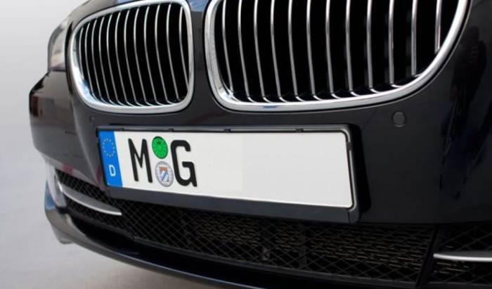 La stretta sulle auto con targa tessera penalizza i frontalieri
