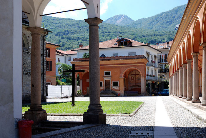 Baveno: mercatino d'agosto per costruire un pozzo in Togo 