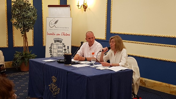 Nicoletta Mondadori apre la serie d'incontri coi finalisti del Premio Stresa
